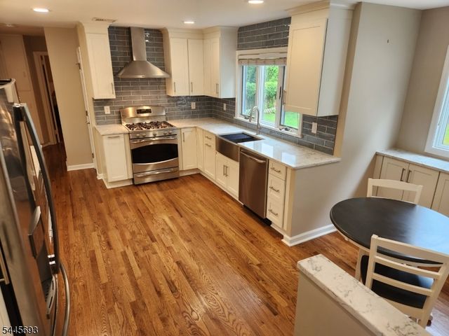 211 Spruce St, Midland Park Boro, NJ 07432
