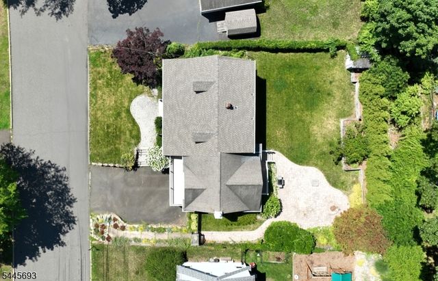 211 Spruce St, Midland Park Boro, NJ 07432