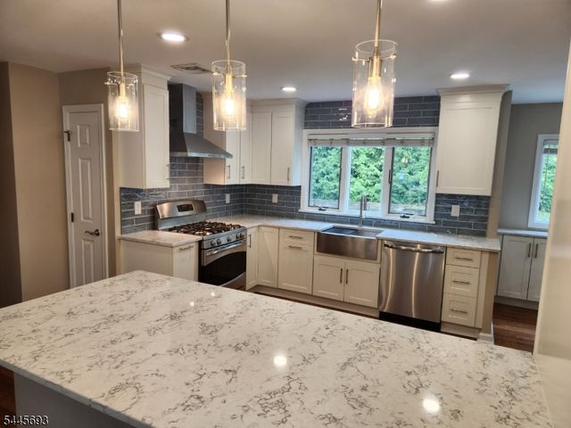 211 Spruce St, Midland Park Boro, NJ 07432