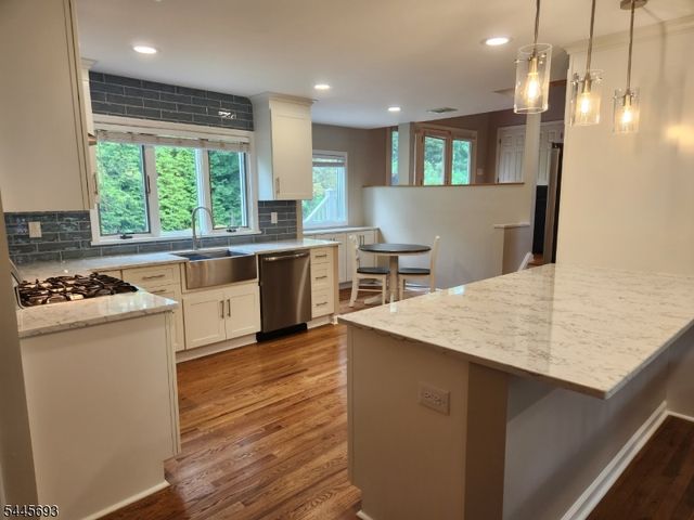 211 Spruce St, Midland Park Boro, NJ 07432