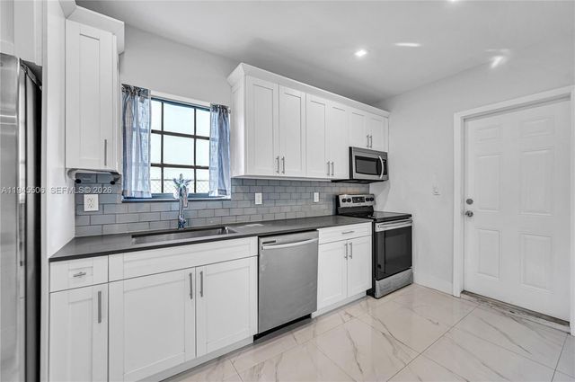 2560 SW 19th Ter, Miami, FL 33145