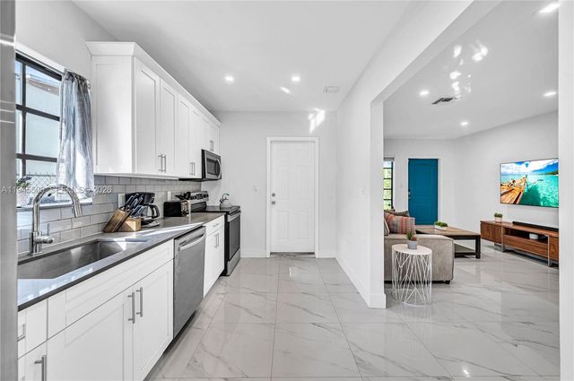 2560 SW 19th Ter, Miami, FL 33145