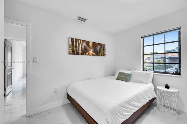 2560 SW 19th Ter, Miami, FL 33145