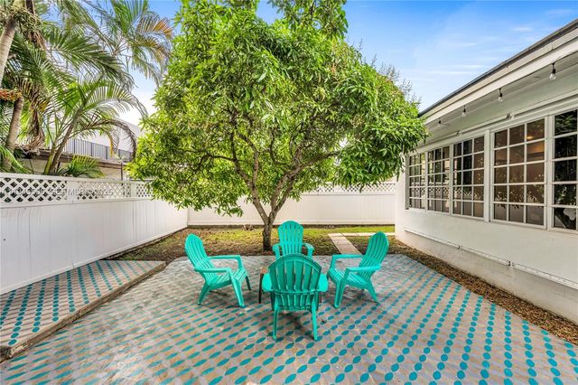 2560 SW 19th Ter, Miami, FL 33145