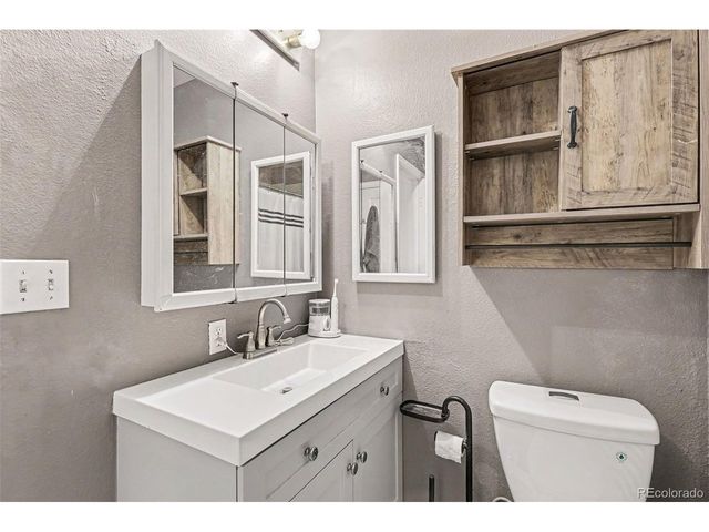 1194 S Troy St, Aurora, CO 80012