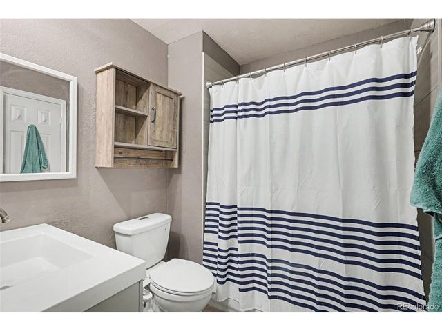 1194 S Troy St, Aurora, CO 80012
