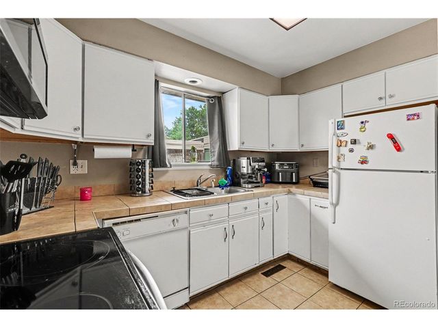 1194 S Troy St, Aurora, CO 80012