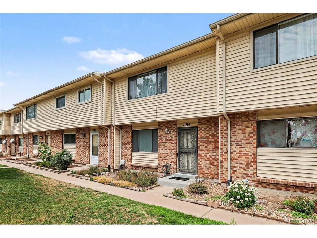 1194 S Troy St, Aurora, CO 80012