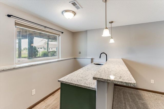 2332 N Lakeview Ct, Andover, KS 67002