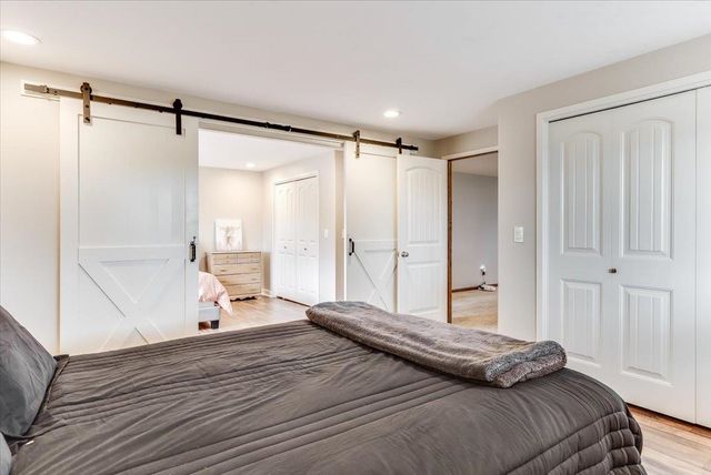2332 N Lakeview Ct, Andover, KS 67002