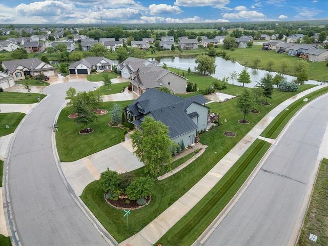 2332 N Lakeview Ct, Andover, KS 67002