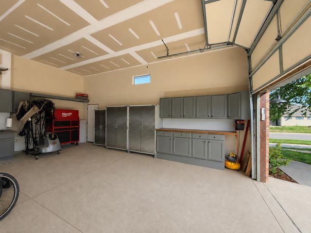 2332 N Lakeview Ct, Andover, KS 67002