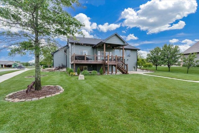 2332 N Lakeview Ct, Andover, KS 67002