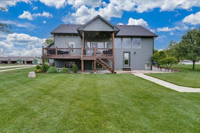 2332 N Lakeview Ct, Andover, KS 67002