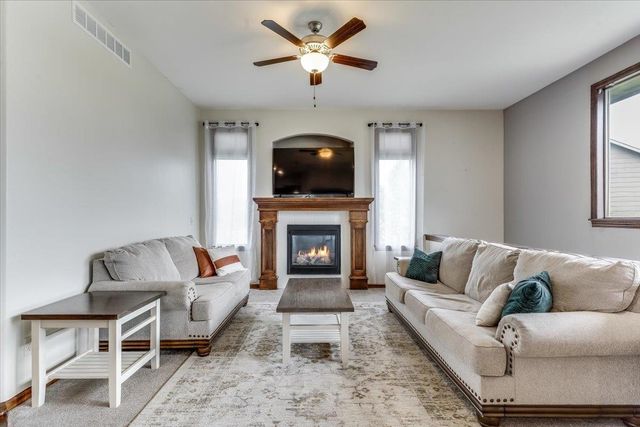 2332 N Lakeview Ct, Andover, KS 67002