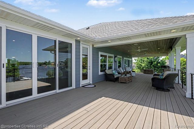 2260 Willow Bay Lane, Gladwin, MI 48624