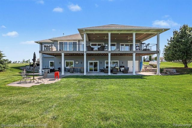 2260 Willow Bay Lane, Gladwin, MI 48624