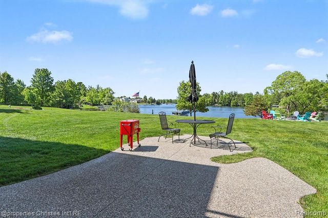 2260 Willow Bay Lane, Gladwin, MI 48624
