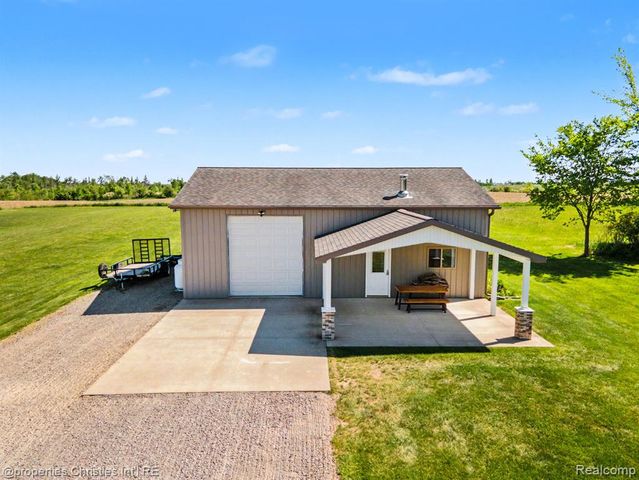 2260 Willow Bay Lane, Gladwin, MI 48624