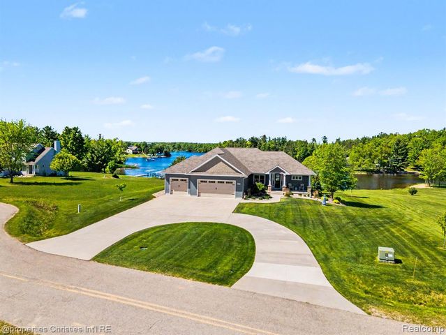 2260 Willow Bay Lane, Gladwin, MI 48624