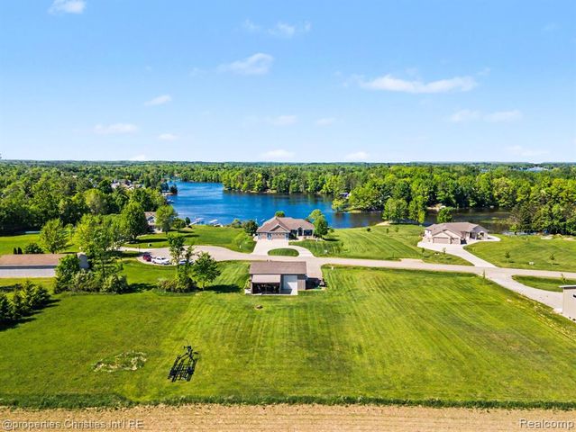 2260 Willow Bay Lane, Gladwin, MI 48624