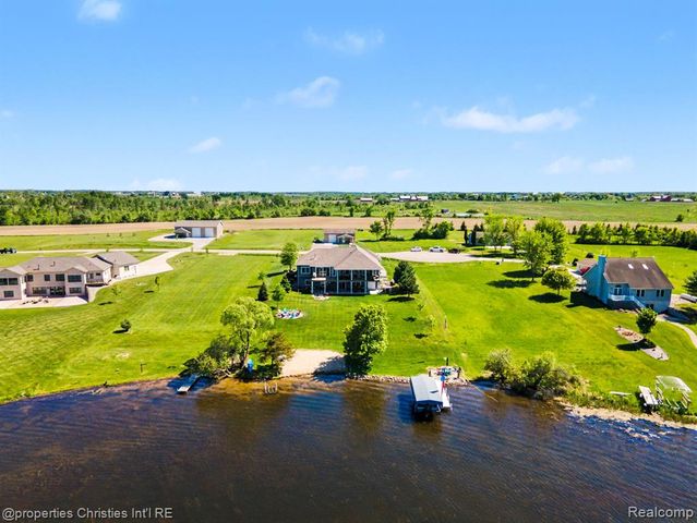 2260 Willow Bay Lane, Gladwin, MI 48624
