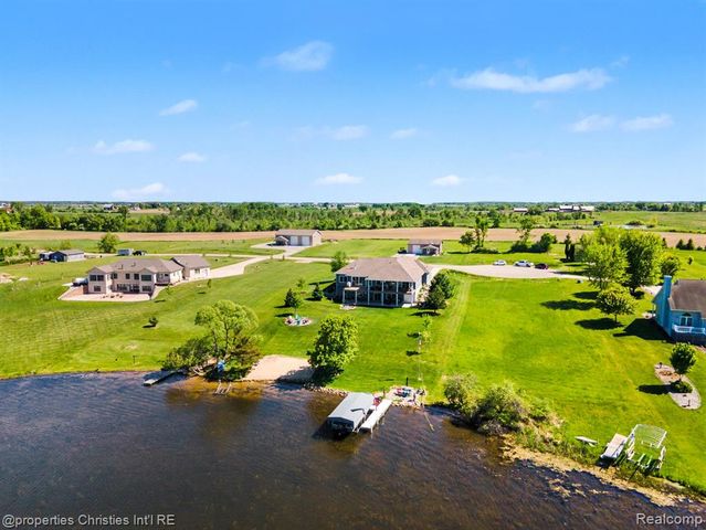 2260 Willow Bay Lane, Gladwin, MI 48624