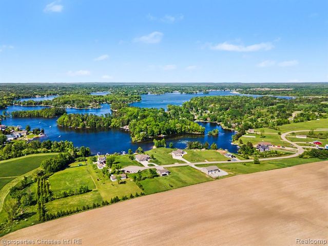 2260 Willow Bay Lane, Gladwin, MI 48624