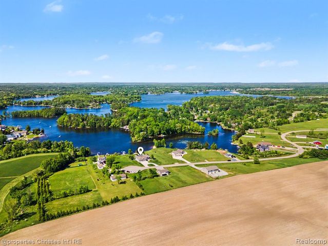 2260 Willow Bay Lane, Gladwin, MI 48624