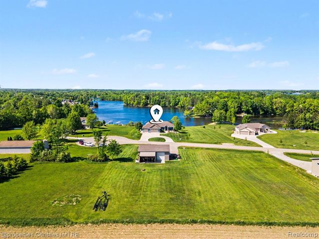 2260 Willow Bay Lane, Gladwin, MI 48624