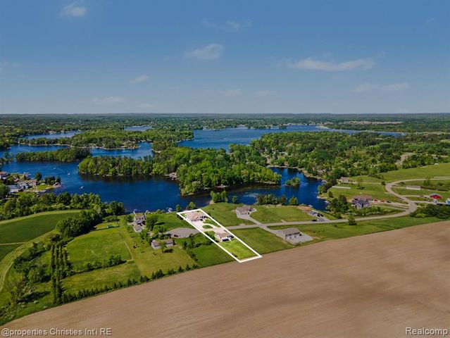 2260 Willow Bay Lane, Gladwin, MI 48624