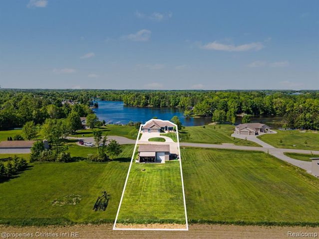 2260 Willow Bay Lane, Gladwin, MI 48624