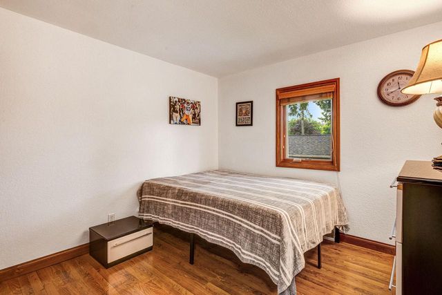 1551 W Goldcrest AVENUE, Milwaukee, WI 53221