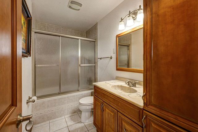 1551 W Goldcrest AVENUE, Milwaukee, WI 53221