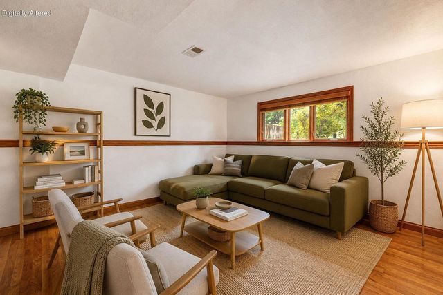 1551 W Goldcrest AVENUE, Milwaukee, WI 53221