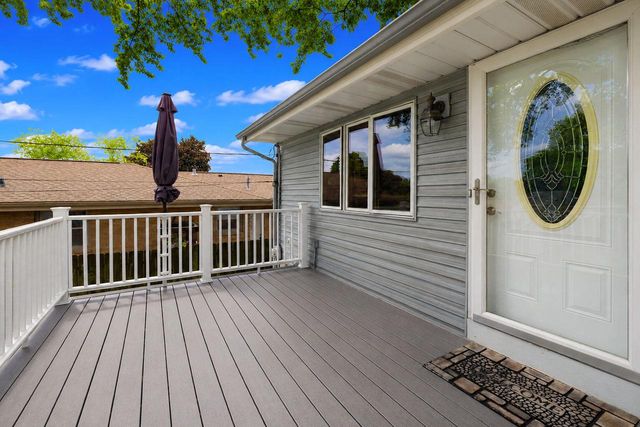 1551 W Goldcrest AVENUE, Milwaukee, WI 53221