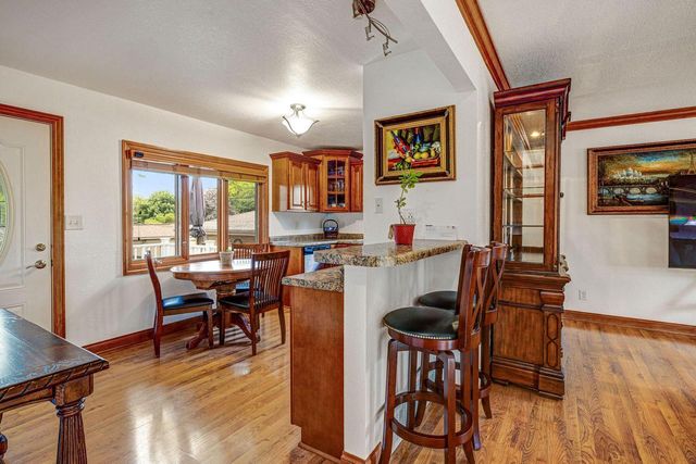 1551 W Goldcrest AVENUE, Milwaukee, WI 53221