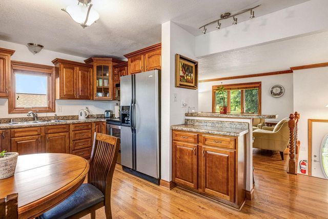 1551 W Goldcrest AVENUE, Milwaukee, WI 53221