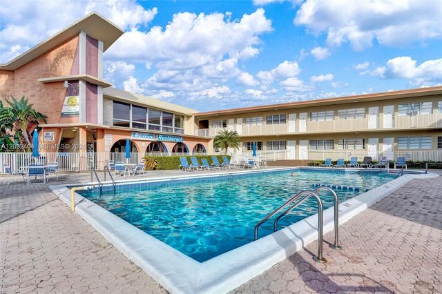 26 Diplomat Pkwy 2325, Hallandale Beach, FL 33009