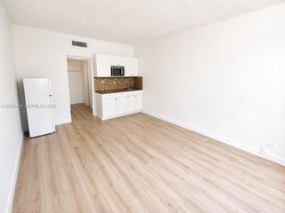 26 Diplomat Pkwy 2325, Hallandale Beach, FL 33009