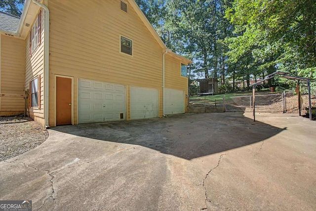 2276 Mohawk Trail, Acworth, GA 30102