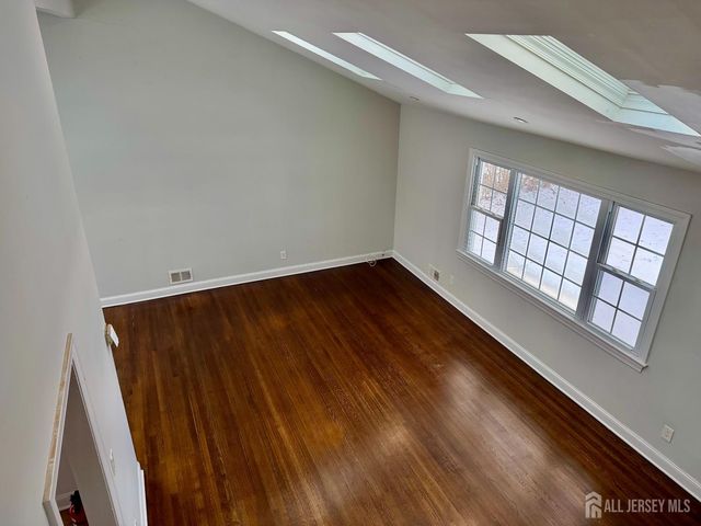 139 Rues Lane, East Brunswick, NJ 08816