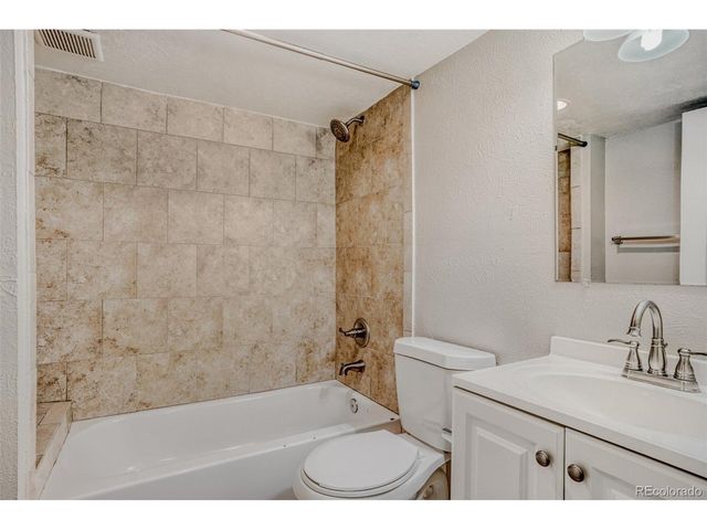 1570 Simms St, Lakewood, CO 80215