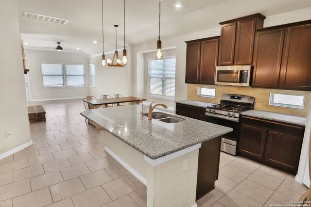 8228 Llano Parke, San Antonio, TX 78254