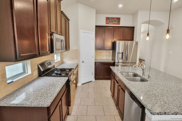 8228 Llano Parke, San Antonio, TX 78254