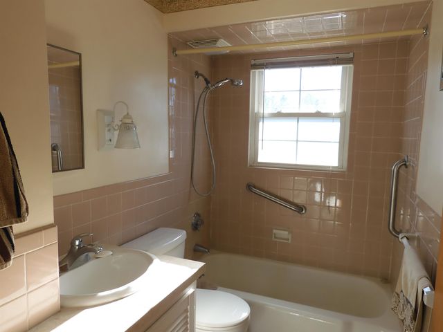 146 South Policy Street, Salem, NH 03079