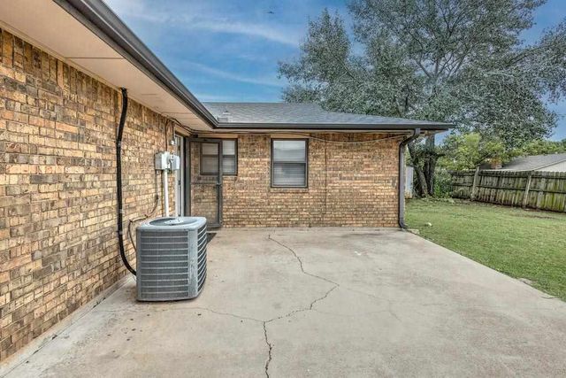 4625 SE Aberdeen Ave, Lawton, OK 73501