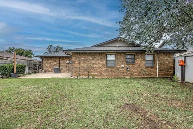 4625 SE Aberdeen Ave, Lawton, OK 73501