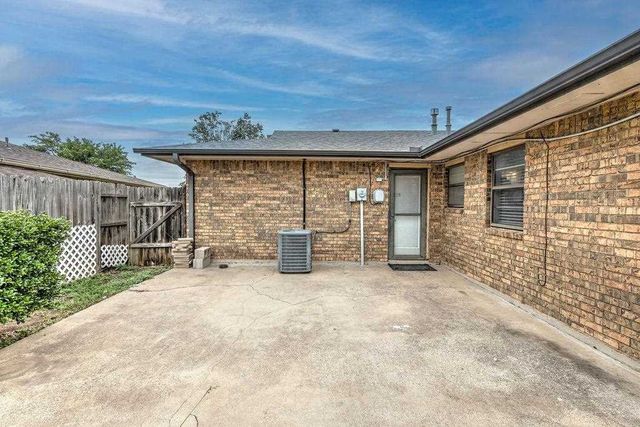 4625 SE Aberdeen Ave, Lawton, OK 73501