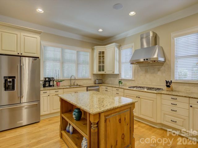 3912 Lake Spring Cove Court, Denver, NC 28037